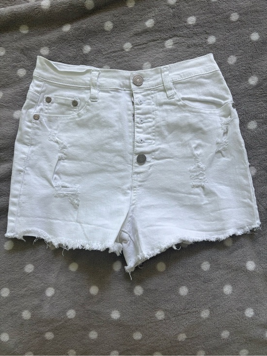 Charlotte Russe Pants - Charlotte Russe Refuge White Distressed Denim Shorts | Size 6